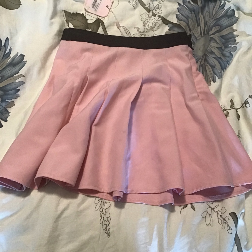 Meshki Pink and Black Pleated Skirt NWT